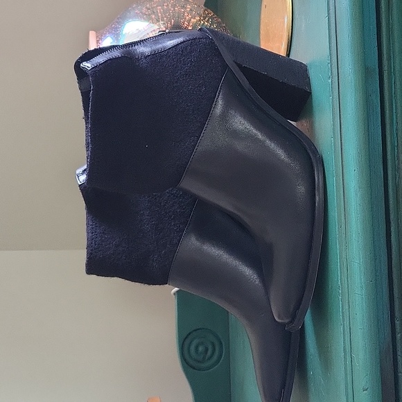 Charles David Fallyn Ankle Boots - Picture 1 of 7